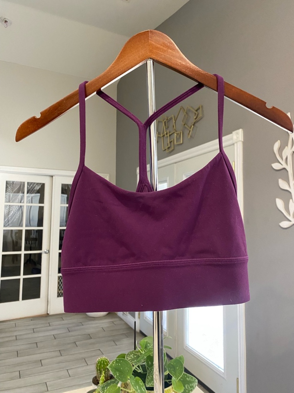 Lululemon sports bra Women's Purple Strappy size 8